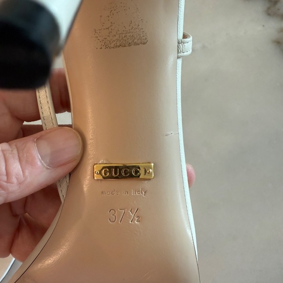 Gucci Heels (ivory leather and gold chain straps) - Picture 12 of 15